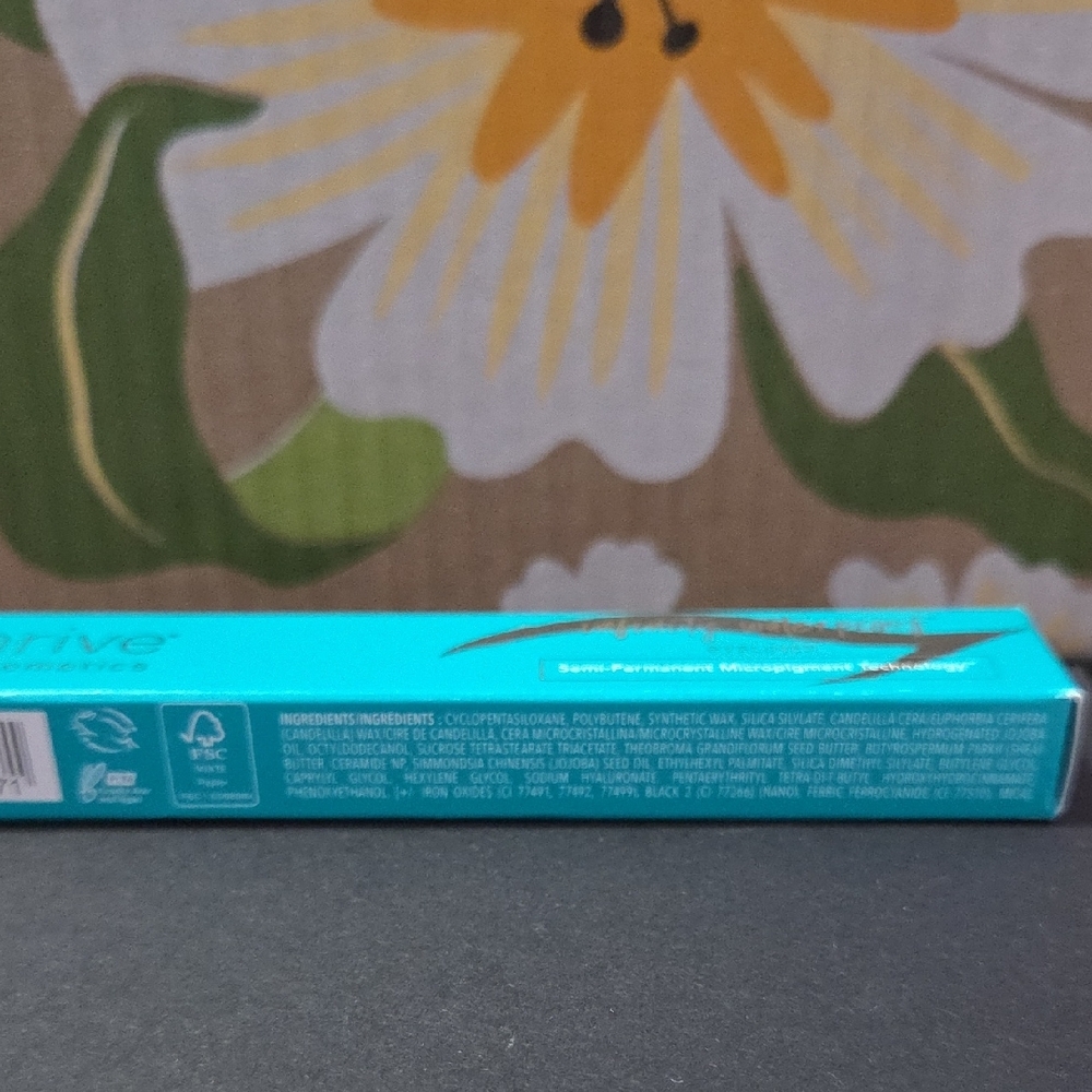 Thrive Causemetics Infinity Waterproof Eyeliner in Teal - Picture 3 of 5